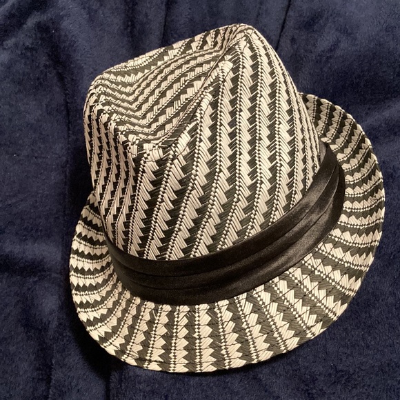 ⭐️ Host Pick!!!! ⭐️ - Unisex Woven Straw Hat Black White Satin Band - Picture 3 of 11